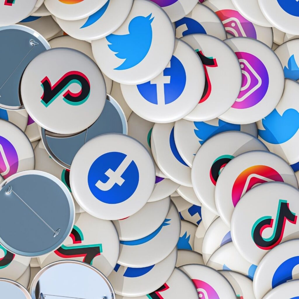 buttons with social media icons
